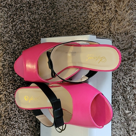 Fuchsia w/width Black bow strap size 9 wide summer mules - Picture 2 of 3